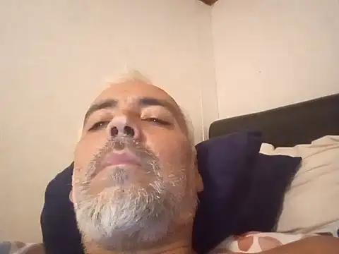 Xoc8  online show from December 4, 2024, 8:40 pm