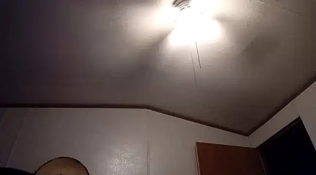 Xoc8  online show from February 25, 2025, 1:41 am