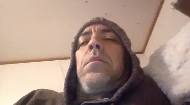 Xoc8  online show from March 4, 2025, 9:51 am