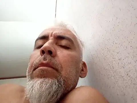 Xoc8  online show from October 7, 2025, 5:04 am