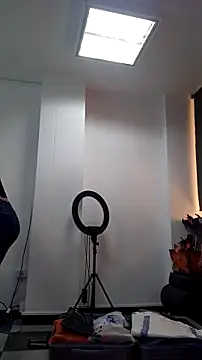 AnthonelaDuque online show from November 9, 2025, 11:41 am