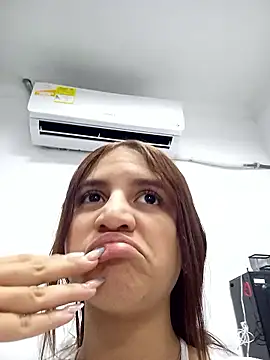 AnthonelaDuque online show from January 12, 2026, 11:26 am