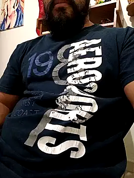 Snapshot of HombreS3n chatting on December 6, 2024, 8:51 pm HombreS3n online show from December 6, 2024, 8:51 pm