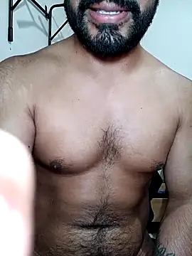 Snapshot of HombreS3n chatting on October 9, 2025, 8:29 pm HombreS3n online show from October 9, 2025, 8:29 pm