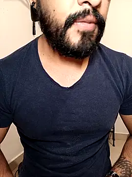 Snapshot of HombreS3n chatting on October 29, 2025, 12:46 am HombreS3n online show from October 29, 2025, 12:46 am