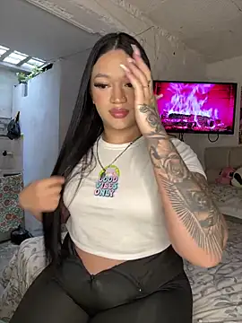 GemaGranadoss online show from October 14, 2025, 9:26 pm