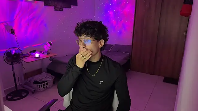 Kisan Smith online show from December 18, 2025, 2:17 am