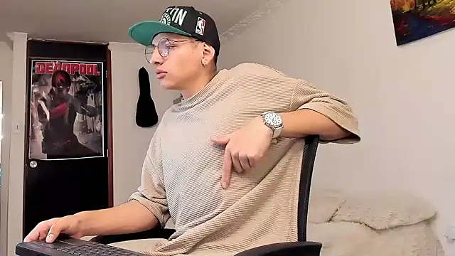 a lejandro 0 8 online show from December 24, 2024, 9:00 pm