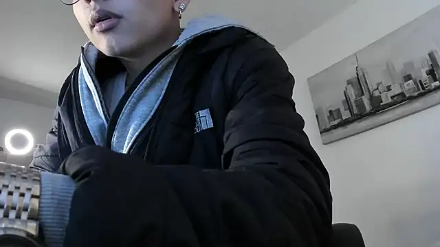 a lejandro 0 8 online show from March 13, 2025, 2:55 pm