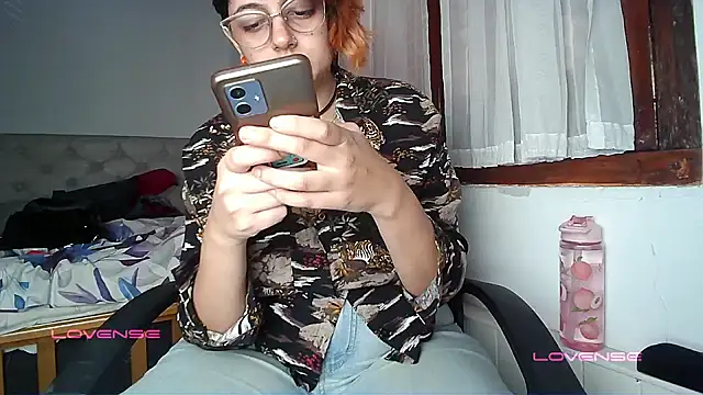 ConeNella online show from March 14, 2025, 3:03 pm