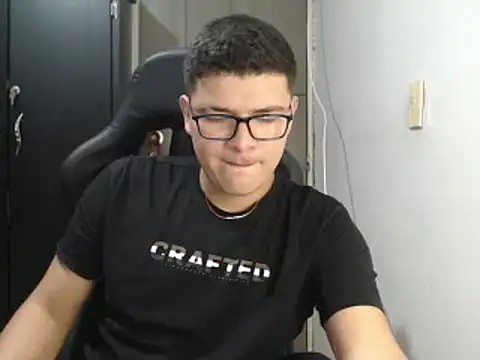 Plug Control online show from March 12, 2025, 4:41 am