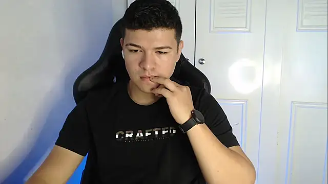 Plug Control online show from September 12, 2025, 4:51 pm