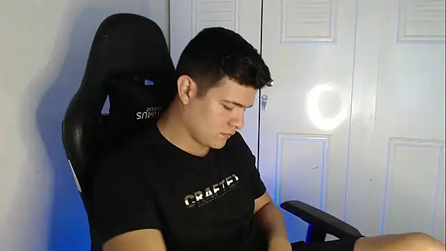 Plug Control online show from September 18, 2025, 5:15 pm