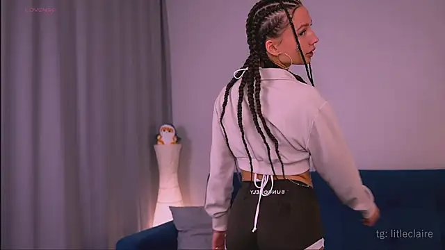 Snapshot of new_Claire chatting on November 8, 2025, 4:07 pm new Claire online show from November 8, 2025, 4:07 pm