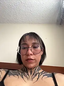 K Intraven0us online show from February 9, 2026, 8:13 pm