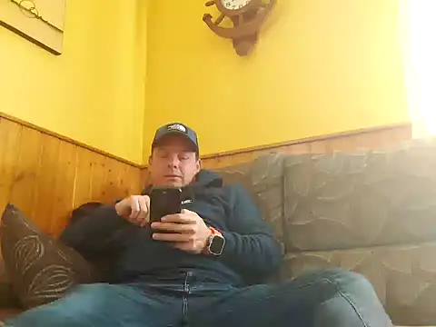 Jose HotLatino online show from March 31, 2026, 2:28 pm