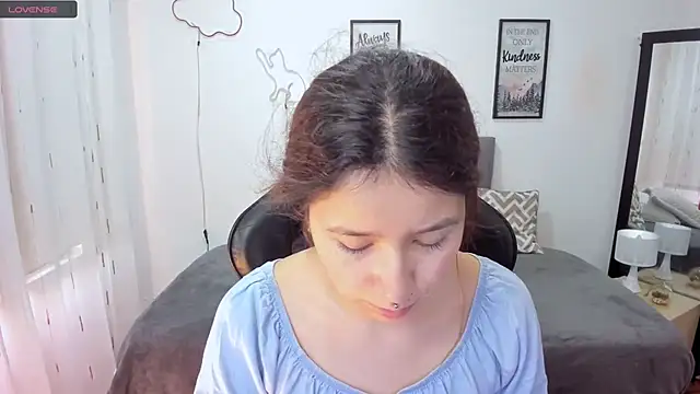 Amy joones online show from September 16, 2025, 11:33 am