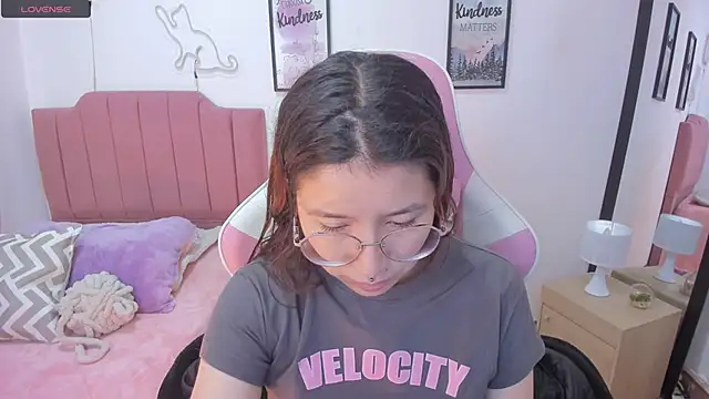 Amy joones online show from November 22, 2025, 1:10 pm