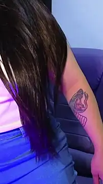 Luciernaga18 online show from November 17, 2025, 3:34 am