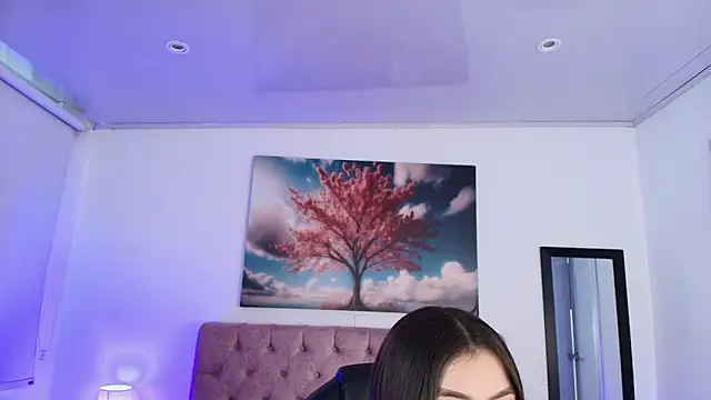 Julianaa Castro  online show from March 6, 2026, 11:50 am