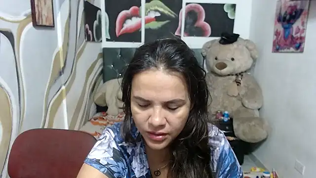 Snapshot of manzanahot9 chatting on February 18, 2026, 2:46 pm manzanahot9 online show from February 18, 2026, 2:46 pm