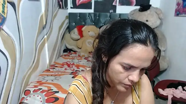 Snapshot of manzanahot9 chatting on February 24, 2026, 7:45 pm manzanahot9 online show from February 24, 2026, 7:45 pm