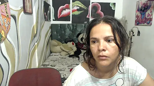 manzanahot9 online show from June 26, 2026, 12:09 pm