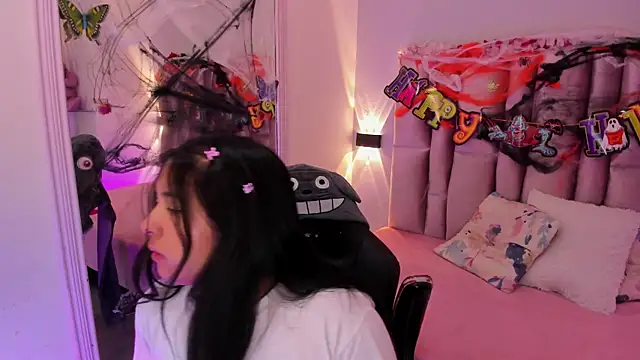 NikyBrookss online show from October 18, 2025, 9:43 am