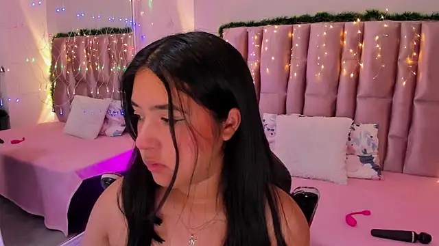 NikyBrookss online show from December 16, 2025, 2:00 pm