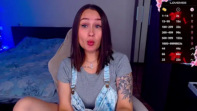 Snapshot of Cutie-Melanie chatting on October 19, 2025, 7:36 pm Cutie-Melanie online show from October 19, 2025, 7:36 pm