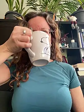 AnnikaRose online show from March 6, 2026, 6:54 am