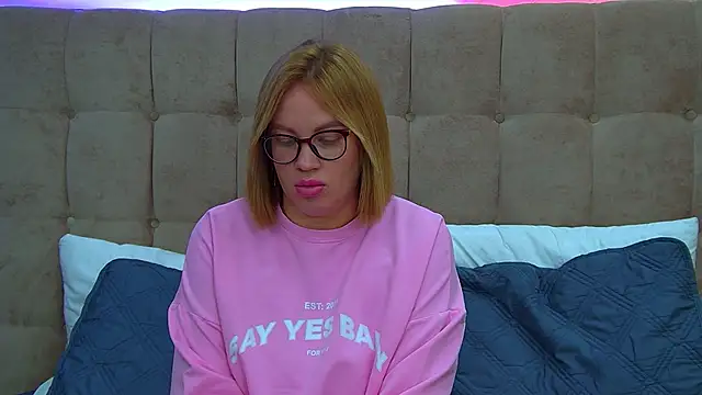 MariaNeumann online show from September 11, 2025, 7:08 am