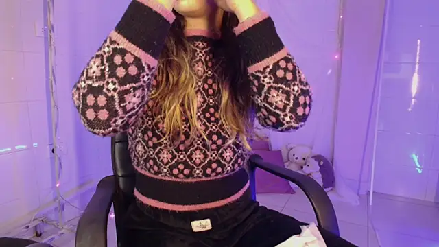 Giia paiige18 online show from October 4, 2025, 12:19 am