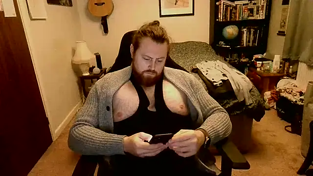 Hairy Guy30 online show from September 12, 2025, 7:47 pm