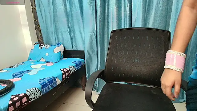 Cute-Russian online show from September 10, 2025, 4:12 am