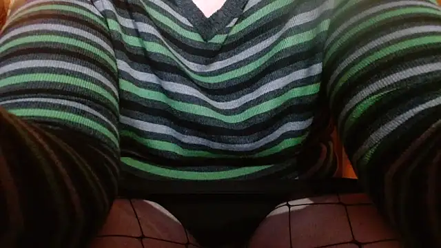 Snapshot of cosmicjones chatting on December 25, 2024, 11:11 am cosmicjones online show from December 25, 2024, 11:11 am