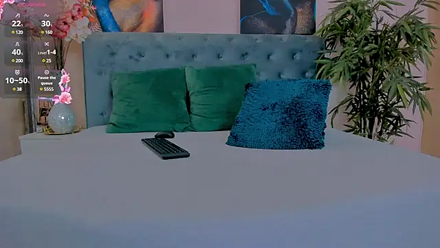 MichelleReys online show from January 21, 2025, 11:45 pm