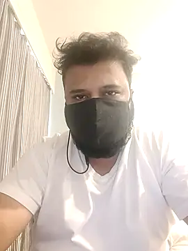 Hunk-Hand6 online show from April 30, 2026, 12:55 pm