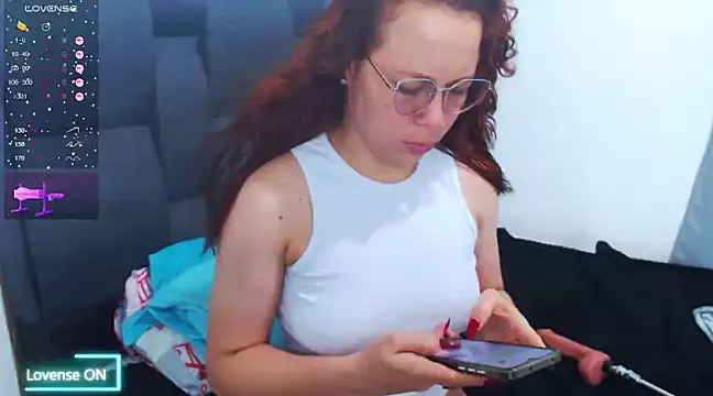 SharonR1 online show from February 7, 2025, 11:45 pm