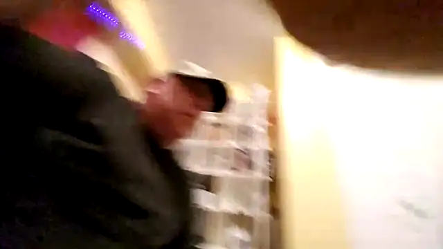 Mic Oxinner online show from November 1, 2025, 10:28 am