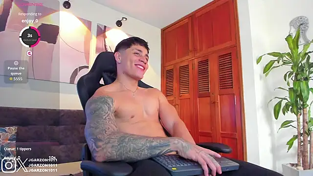  joansoto online show from September 15, 2025, 2:17 pm