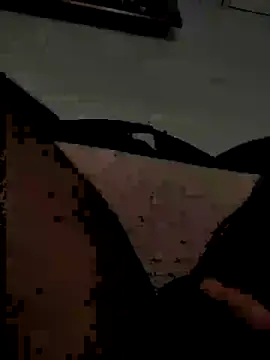 morenosouza099 online show from April 18, 2026, 7:40 pm