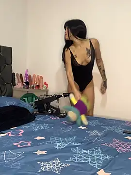 Snapshot of Abusive_cousin chatting on February 9, 2025, 6:11 am Abusive cousin online show from February 9, 2025, 6:11 am