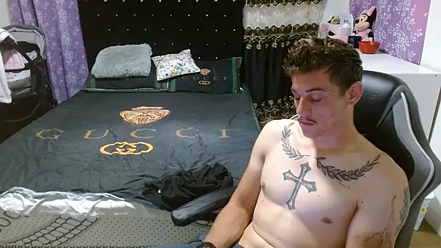 pablo200105 online show from September 18, 2025, 1:18 am