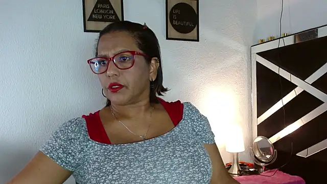 elizabeth mature23 online show from October 12, 2025, 4:06 pm