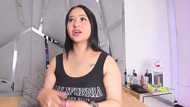 Catherinee69 x online show from September 28, 2025, 3:23 am