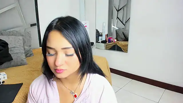 Catherinee69 x online show from October 16, 2025, 2:23 am