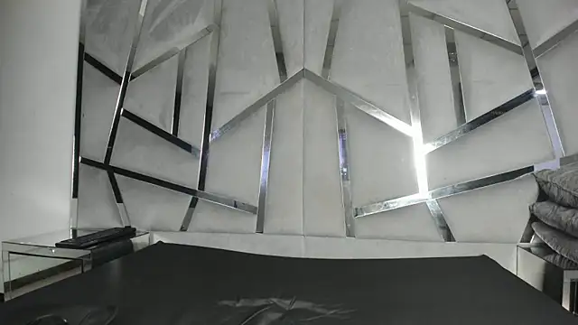 Catherinee69 x online show from December 23, 2025, 2:42 am