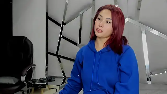 Catherinee69 x online show from April 1, 2026, 2:56 am