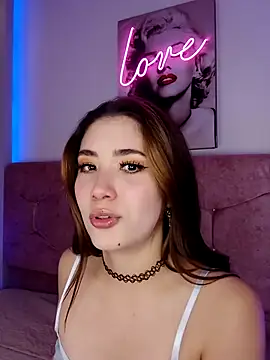 lunar leen online show from February 12, 2025, 11:09 pm